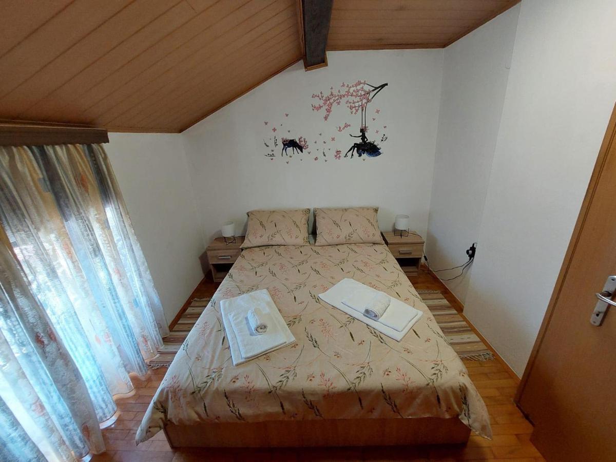 Apartment Mila With Jacuzzi Spa Pula Exterior photo